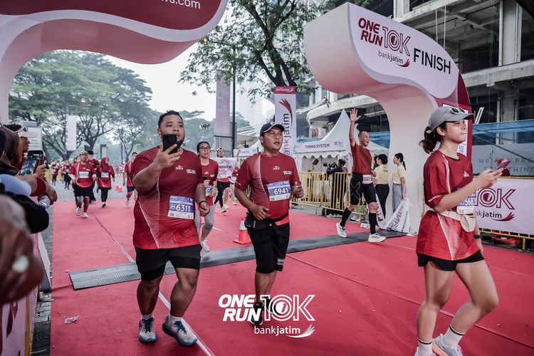 Race photo from ONE RUN 10 K