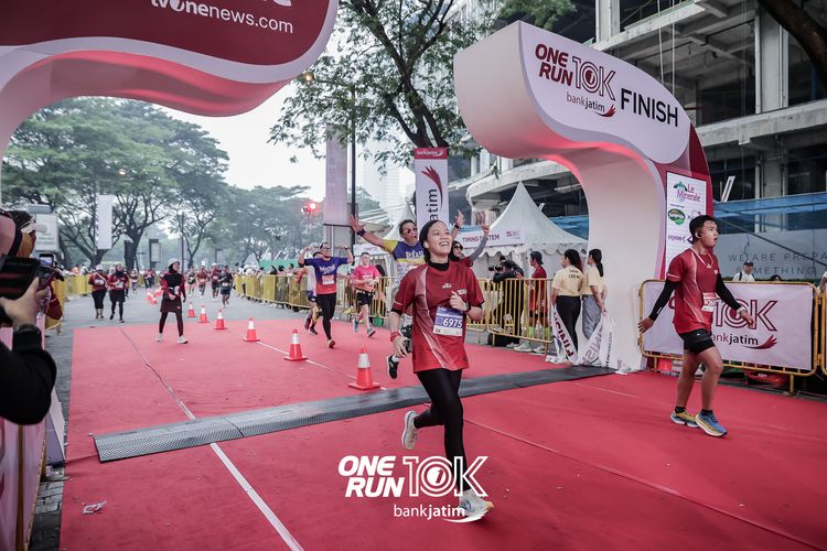 Race photo from ONE RUN 10 K