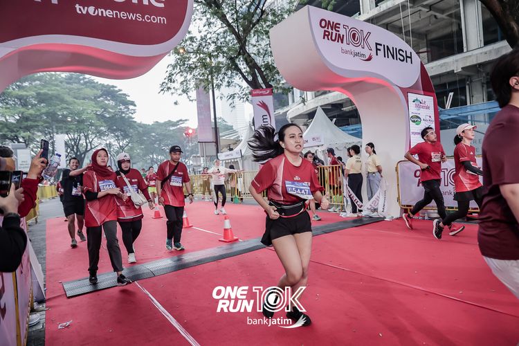 Race photo from ONE RUN 10 K