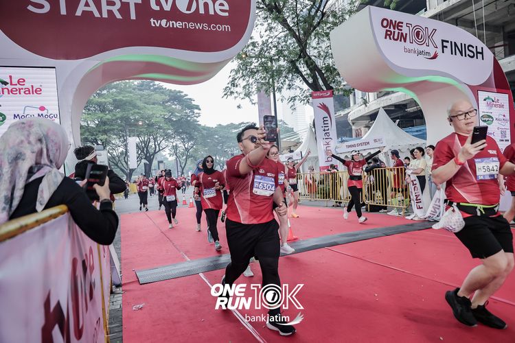 Race photo from ONE RUN 10 K