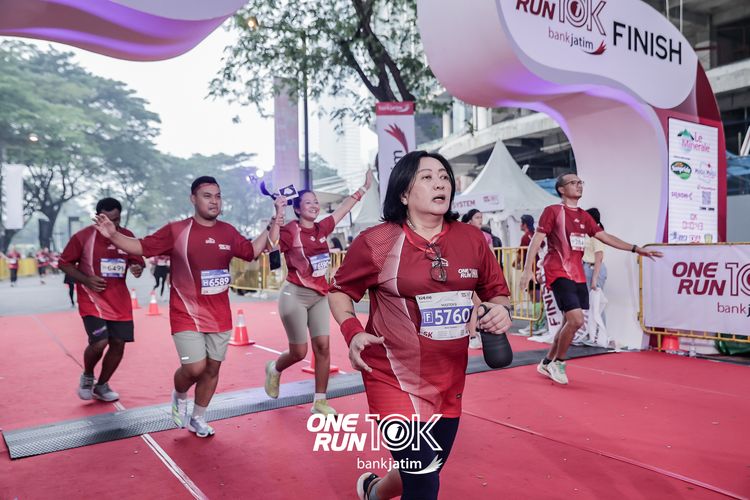 Race photo from ONE RUN 10 K