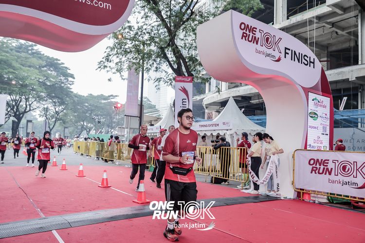 Race photo from ONE RUN 10 K