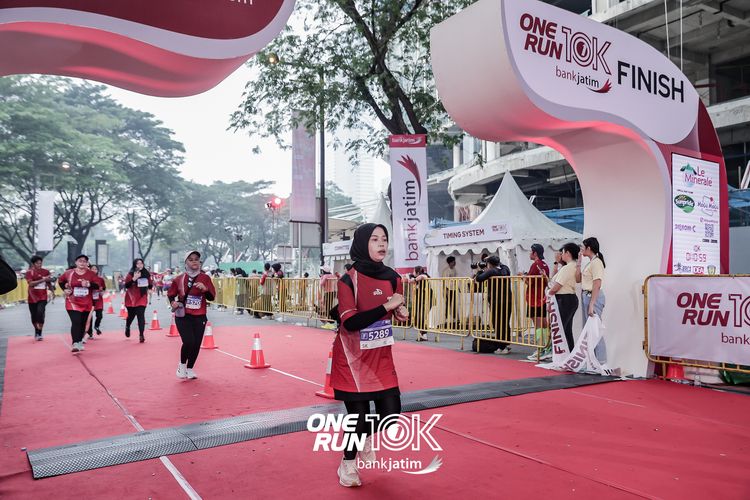 Race photo from ONE RUN 10 K
