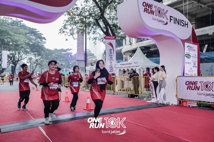 Race photo from ONE RUN 10 K