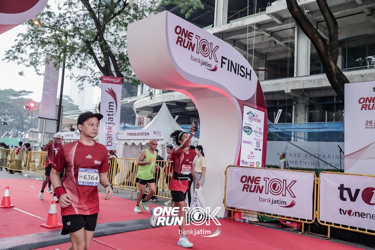 Race photo from ONE RUN 10 K