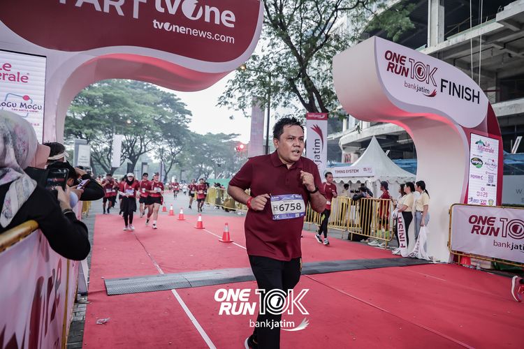 Race photo from ONE RUN 10 K