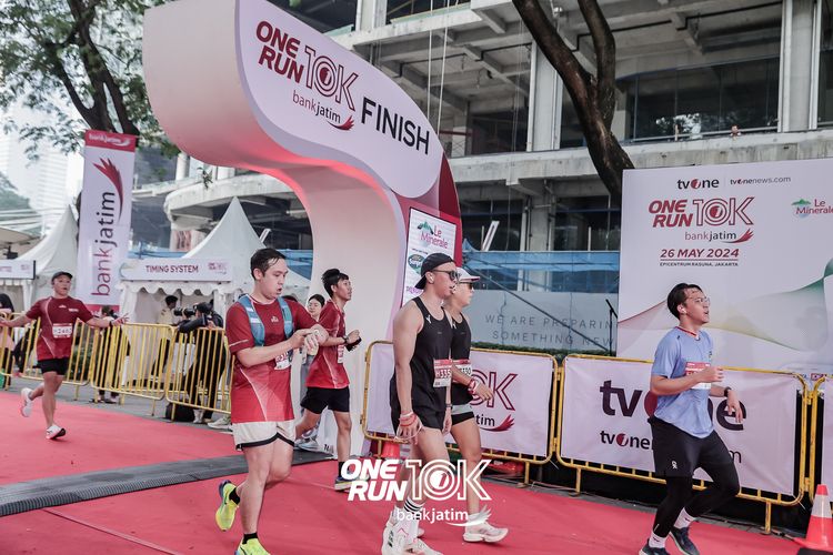 Race photo from ONE RUN 10 K