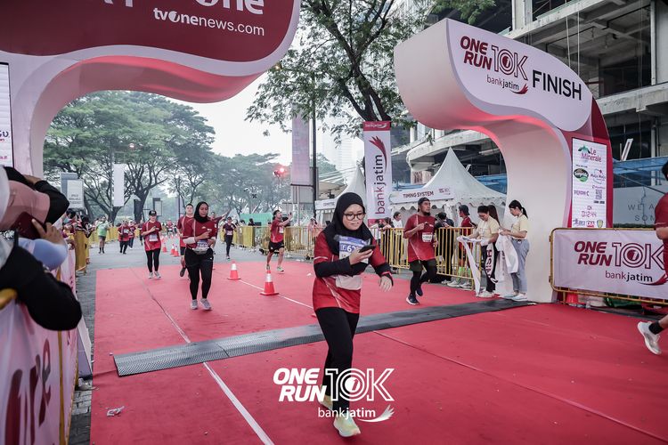 Race photo from ONE RUN 10 K