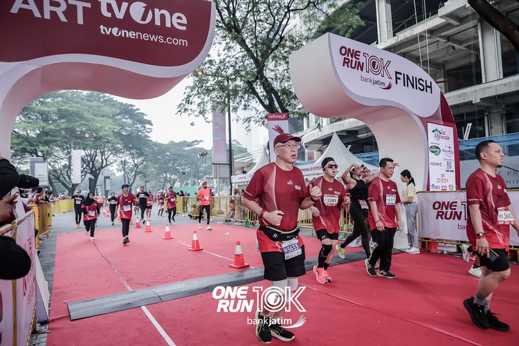 Race photo from ONE RUN 10 K