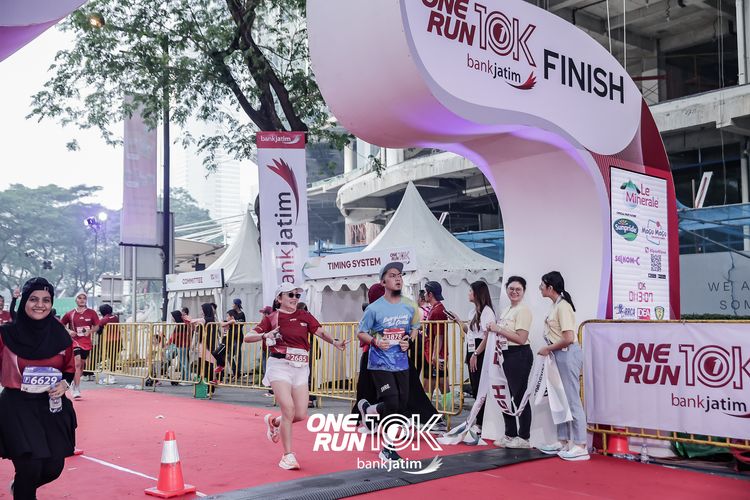 Race photo from ONE RUN 10 K