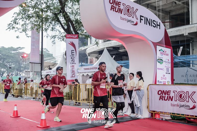Race photo from ONE RUN 10 K