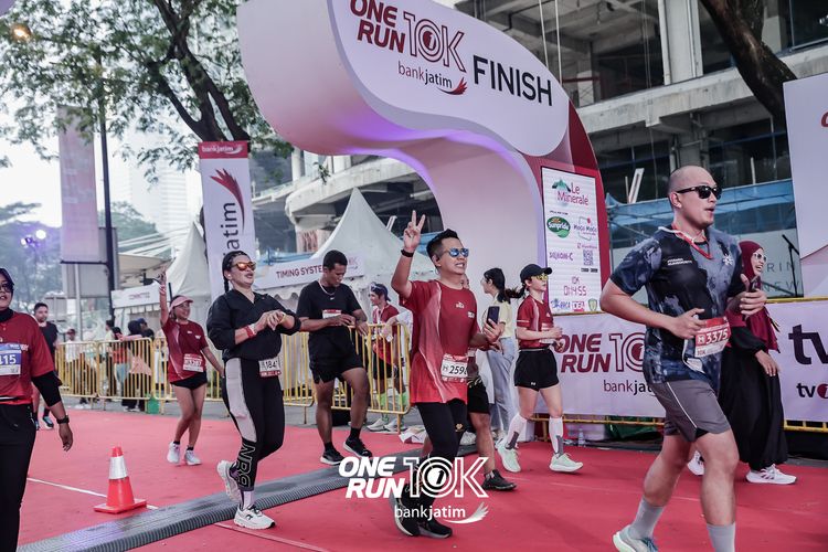 Race photo from ONE RUN 10 K