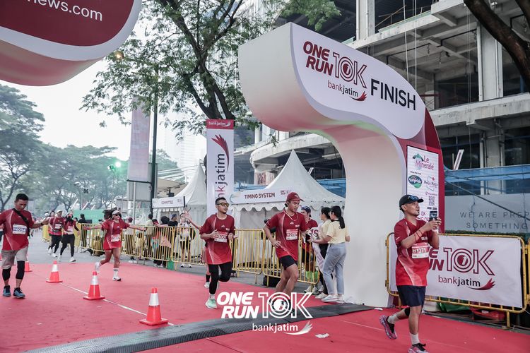 Race photo from ONE RUN 10 K