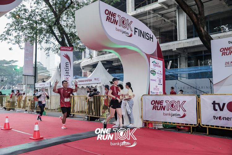 Race photo from ONE RUN 10 K