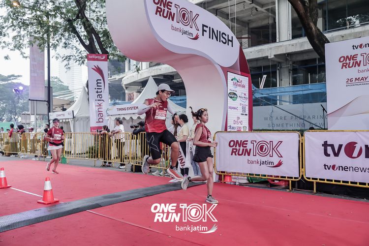 Race photo from ONE RUN 10 K