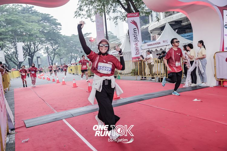 Race photo from ONE RUN 10 K