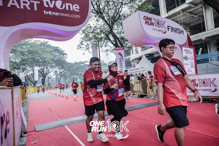 Race photo from ONE RUN 10 K