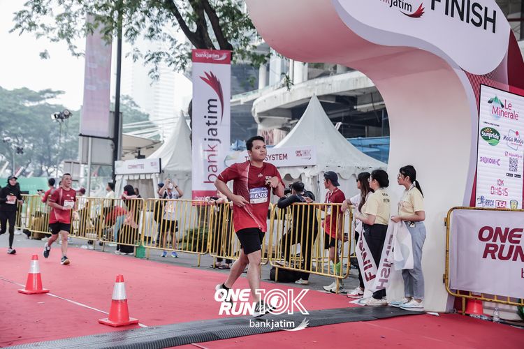 Race photo from ONE RUN 10 K