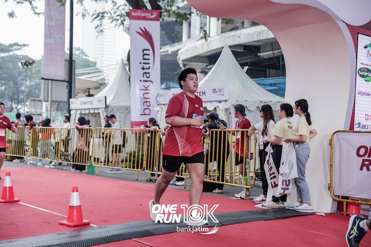 Race photo from ONE RUN 10 K