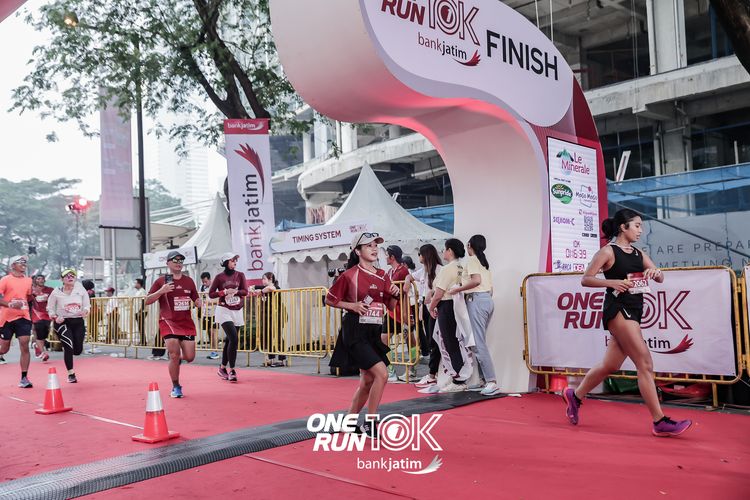 Race photo from ONE RUN 10 K