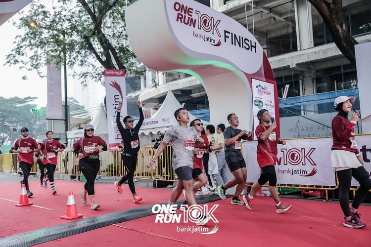 Race photo from ONE RUN 10 K