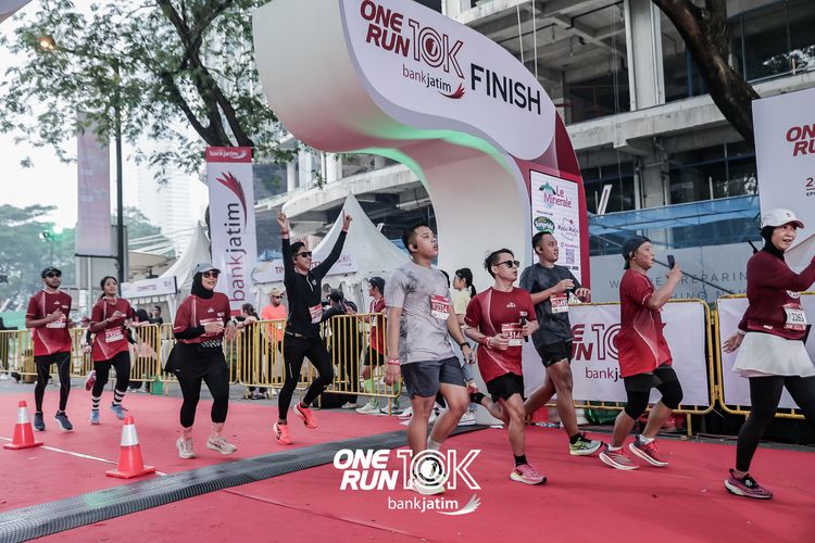 Race photo from ONE RUN 10 K
