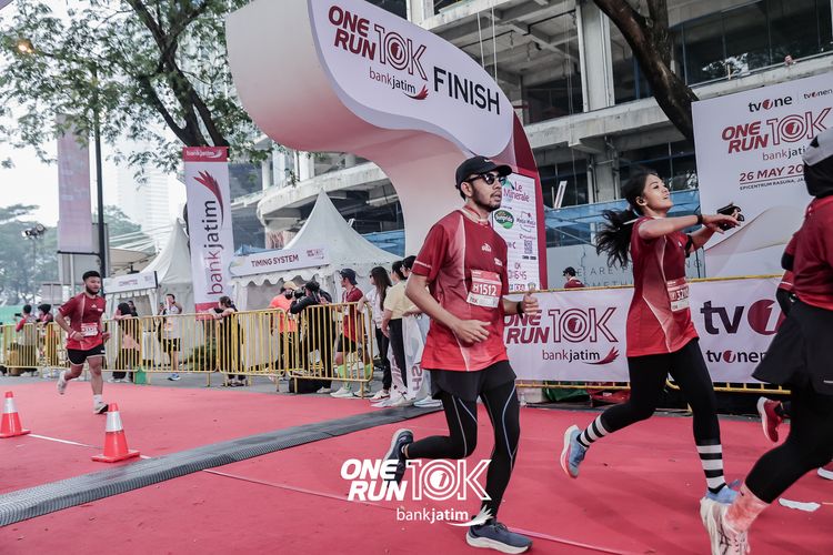 Race photo from ONE RUN 10 K