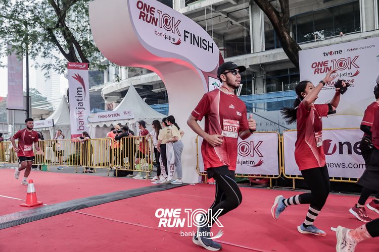 Race photo from ONE RUN 10 K