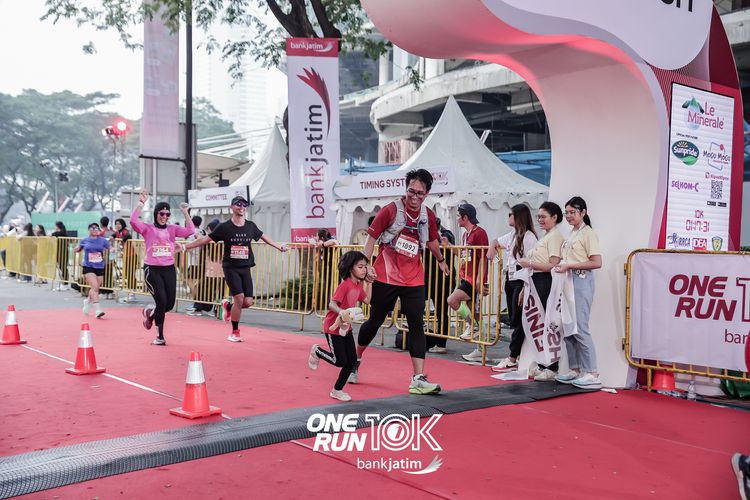 Race photo from ONE RUN 10 K