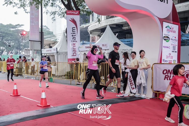 Race photo from ONE RUN 10 K