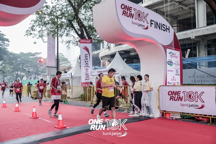 Race photo from ONE RUN 10 K