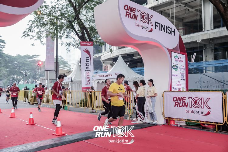 Race photo from ONE RUN 10 K