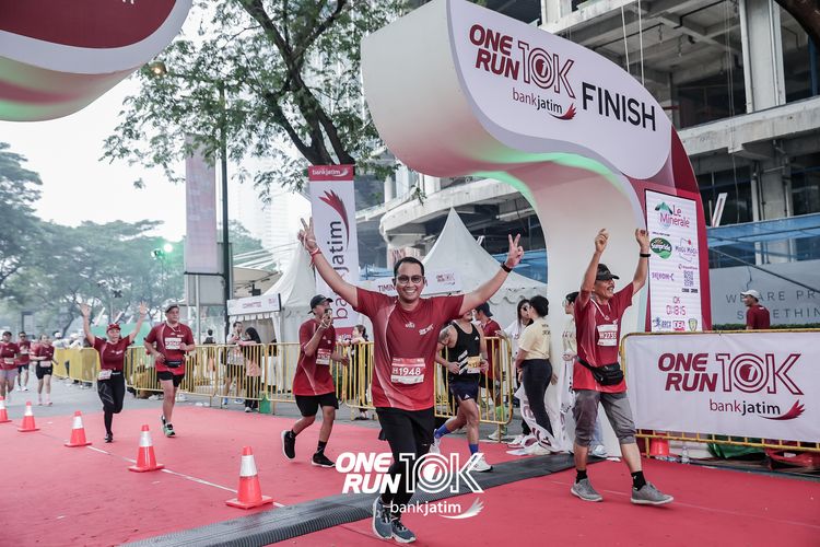 Race photo from ONE RUN 10 K