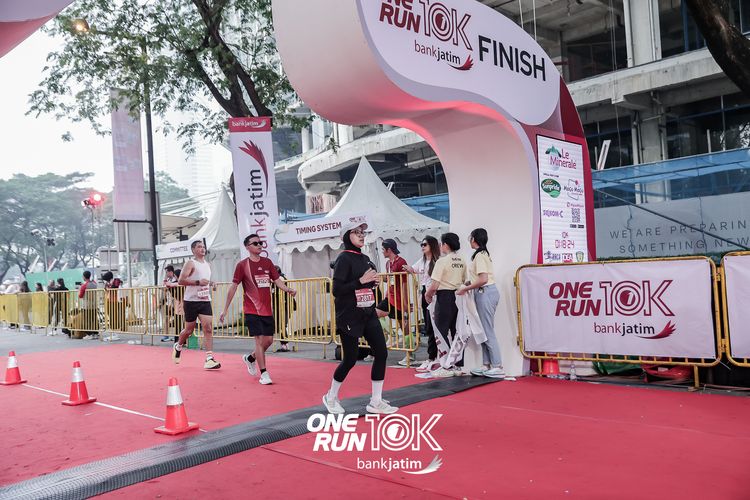 Race photo from ONE RUN 10 K