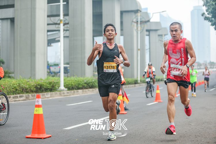 Race photo from ONE RUN 10 K