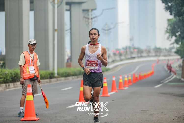 Race photo from ONE RUN 10 K
