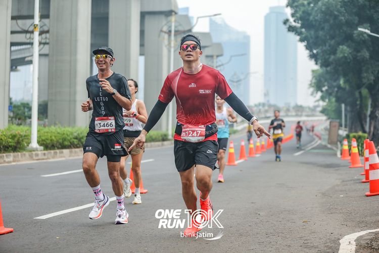 Race photo from ONE RUN 10 K