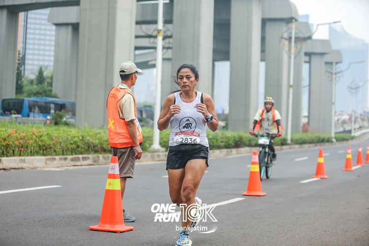Race photo from ONE RUN 10 K