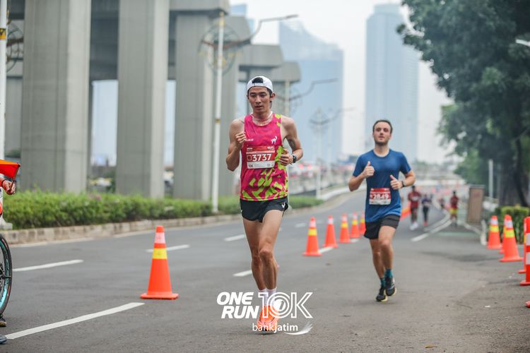 Race photo from ONE RUN 10 K