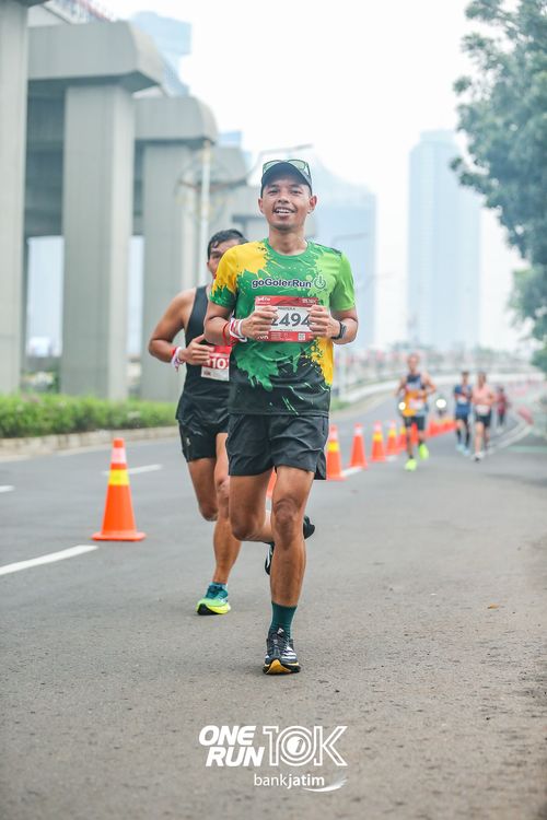 Race photo from ONE RUN 10 K