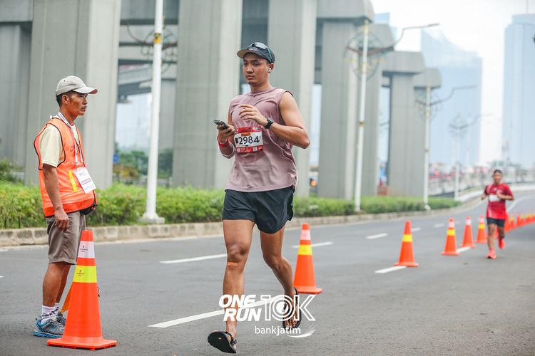Race photo from ONE RUN 10 K