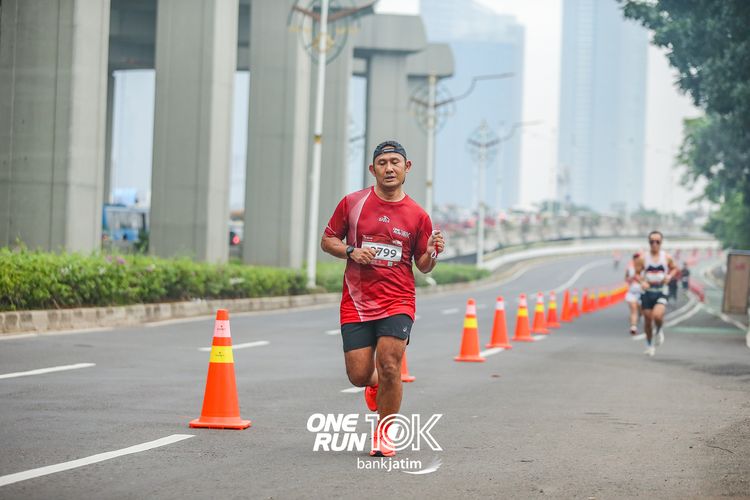 Race photo from ONE RUN 10 K