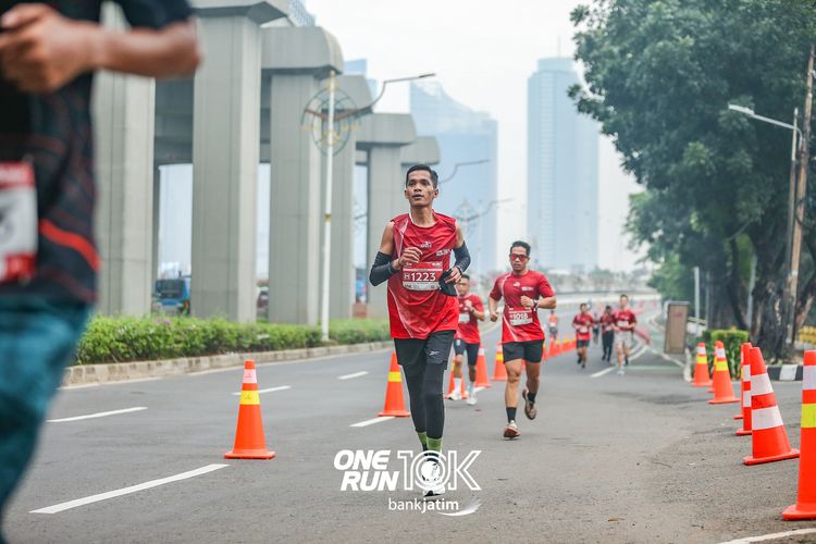 Race photo from ONE RUN 10 K