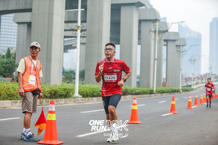 Race photo from ONE RUN 10 K