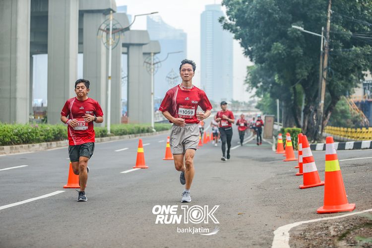 Race photo from ONE RUN 10 K