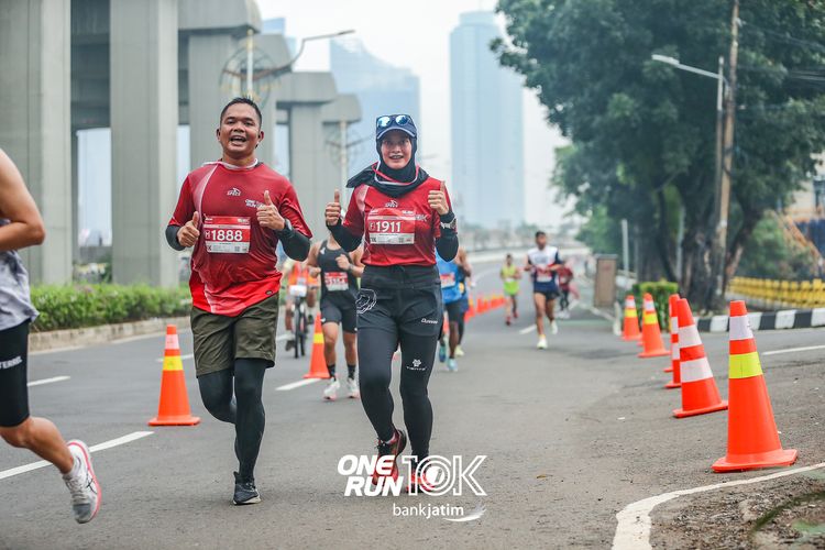 Race photo from ONE RUN 10 K