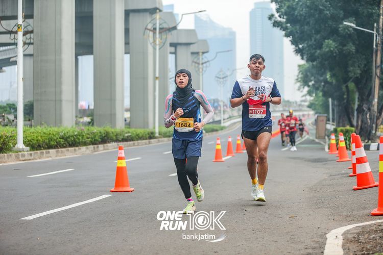 Race photo from ONE RUN 10 K