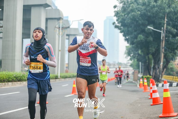 Race photo from ONE RUN 10 K