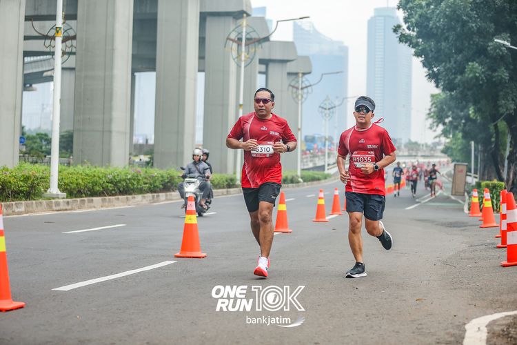 Race photo from ONE RUN 10 K