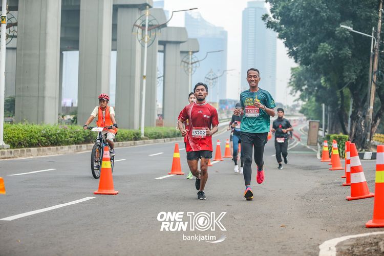 Race photo from ONE RUN 10 K